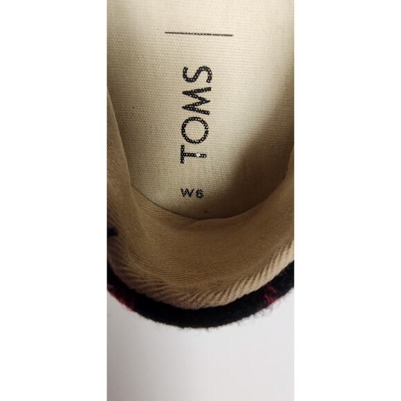 TOMS WOMEN'S CLASSIC SLIP-ON SHOES IN RED PLAID SIZE 6 - Picture 8 of 8